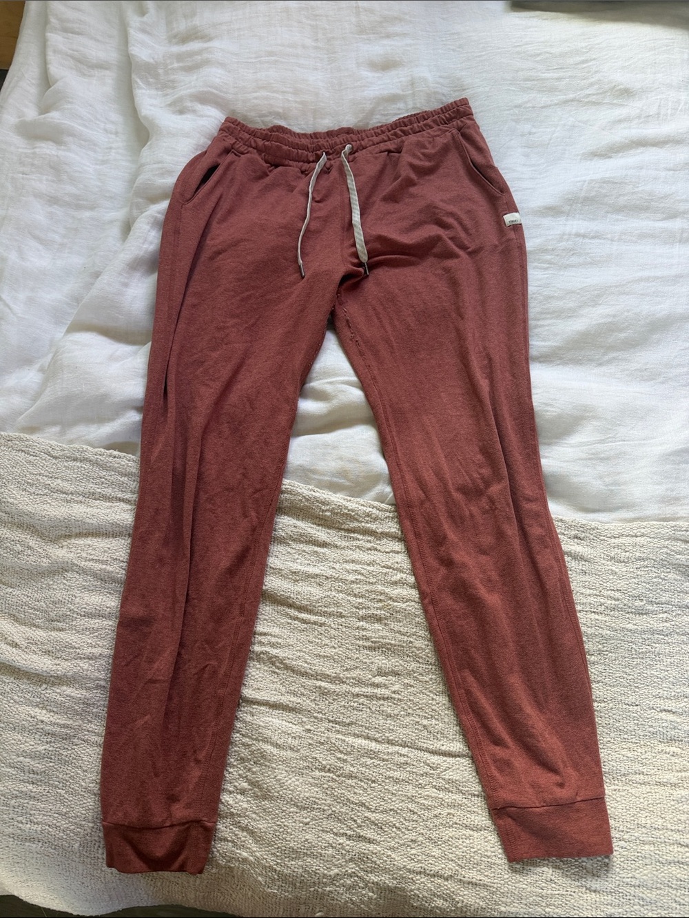Vuori pink joggers